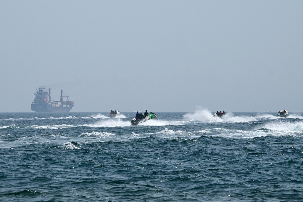OMAN IRAN ISRAEL CONFLICT CEASEFIRE TRANSPORT SHIPPING
